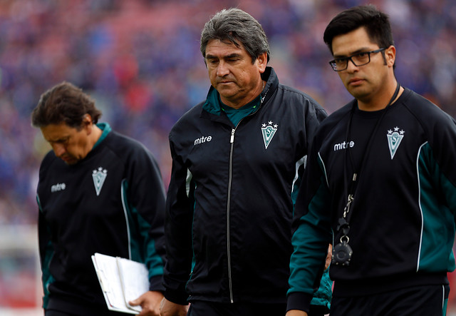 Santiago Wanderers oficializó salida de Emiliano Astorga