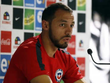 Alarma en la Roja: Hamburgo confirmó que Marcelo Díaz sufrió un desgarro