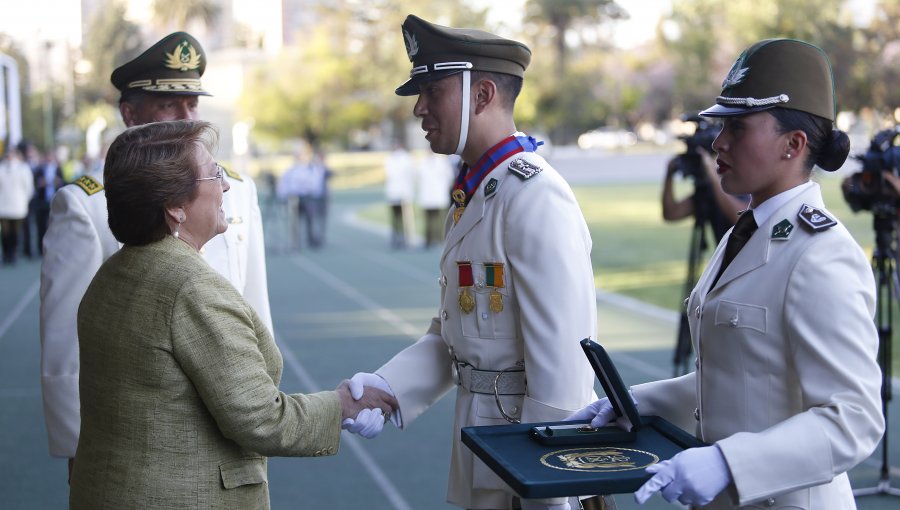 Presidenta Bachelet asiste a ceremonia de egreso de subtenientes de Carabineros