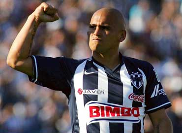 Liga Universitaria de Quito confirma interés por Humberto Suazo