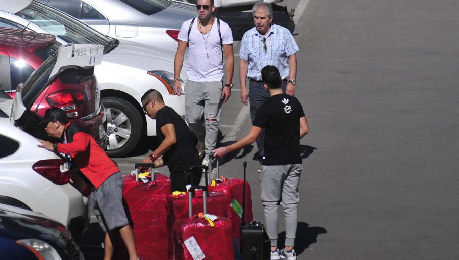 Mauricio Isla arribó a Chile para pasar las fiestas de fin de año