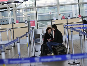 Aeropuertos de Iquique y Antofagasta dejan de estar operativos y se suman a paro