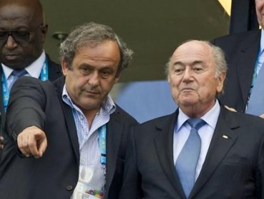 FIFA suspende a Blatter y Platini por ocho años