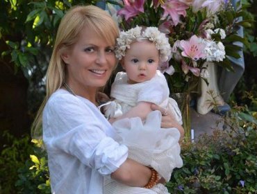 Cecilia Bolocco comparte fotos del bautizo de su sobrina