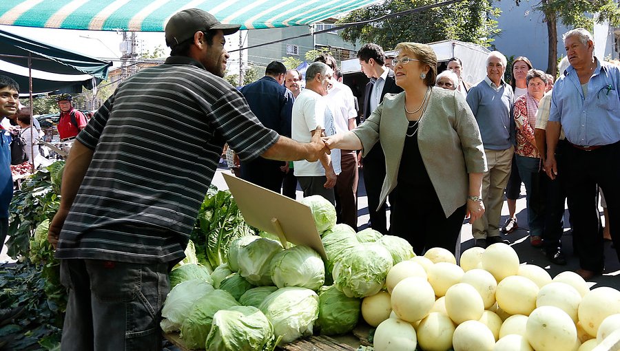 Presidenta preparó cena saludable junto a sus ministros en Independencia