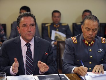 Ministro de Defensa anuncia propuesta para derogar Ley Reservada del Cobre