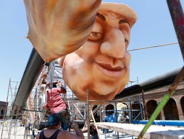 Festival callejero "Neruda viene volando" sigue este domingo en Estación Mapocho