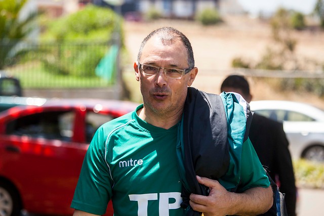 Alfredo Arias fue presentado como nuevo entrenador de Santiago Wanderers