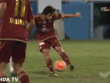 Mago Valdivia marca golazo por su equipo en Emiratos Árabes