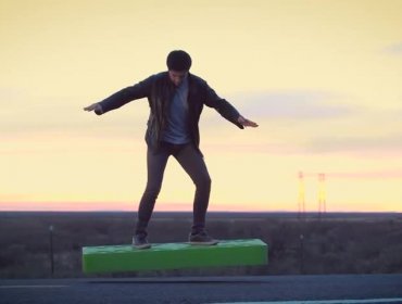 "ArcaBoard", la patineta voladora que promete revolucionar la industria