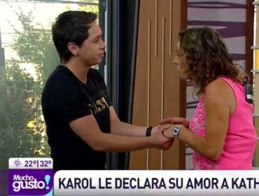 Karol Dance le declara su amor a Kathy Salosny