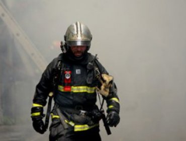 Incendio dejó con daño estructural a motel santiaguino