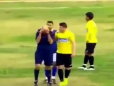 ¡Increíble! Árbitro se puso a llorar tras insultos de hinchas