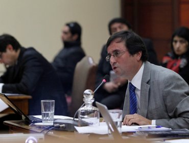 Diputados DC Chávez y Arriagada rechazan reelección indefinida de intendentes