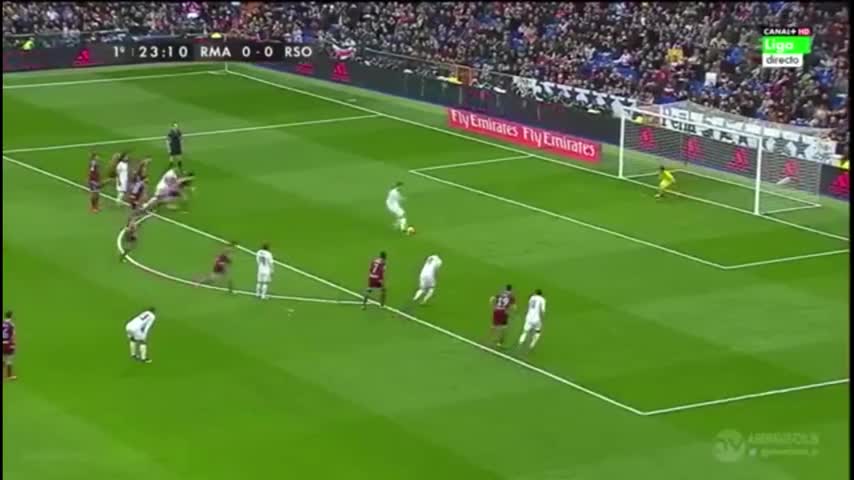 Cristiano Ronaldo es aplaudido en el Bernabeu por perderse un penal inexistente