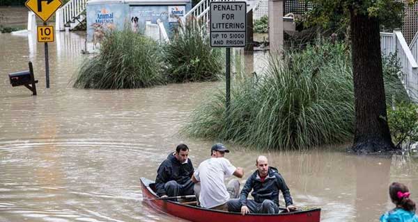 Las inundaciones en EE.UU. dejan 22 muertos y amenazan a millones de personas