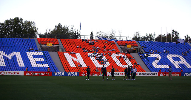 Duelo Wanderers-Colo Colo se podría jugar en Mendoza