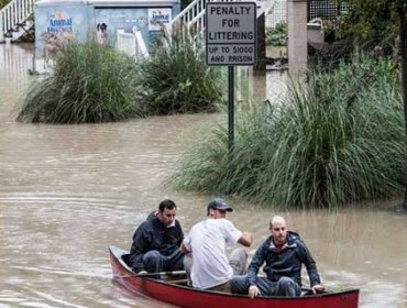 Las inundaciones en EE.UU. dejan 22 muertos y amenazan a millones de personas