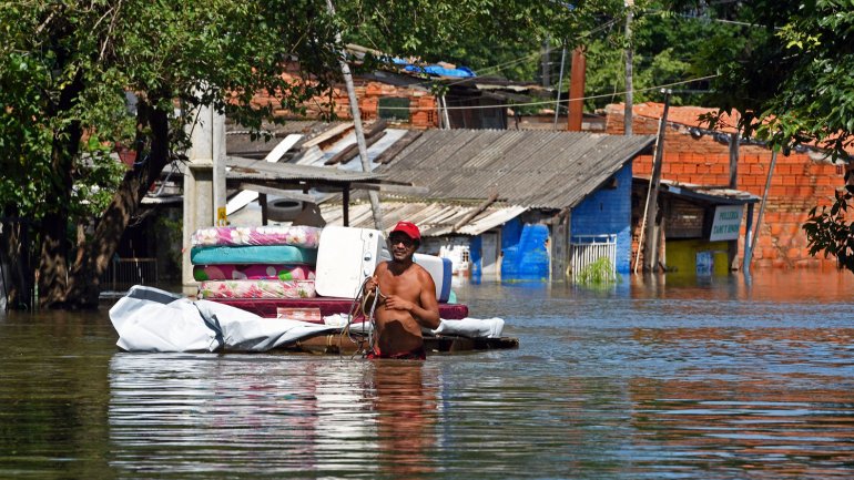 Más de 22.000 evacuados por las inundaciones en Argentina