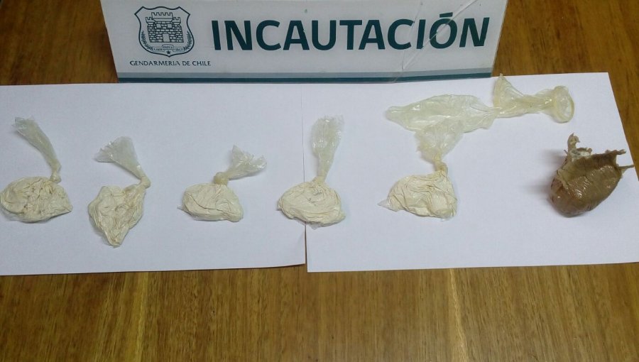 Gendarmería decomisa preservativo con pasta base en cárcel de Quillota