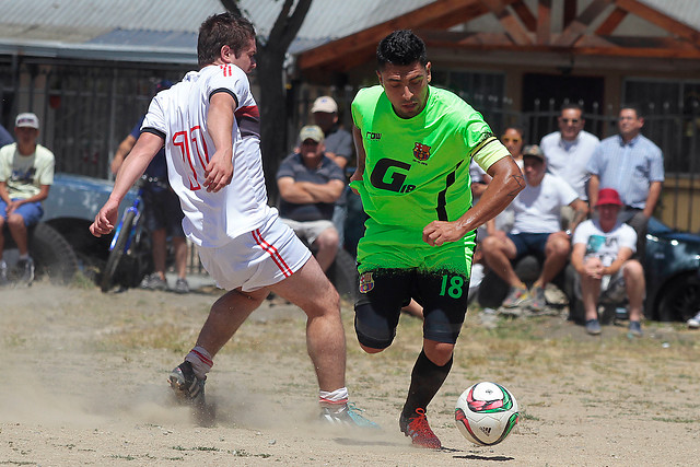 Gonzalo Jara sigue siendo opción en Universidad de Chile