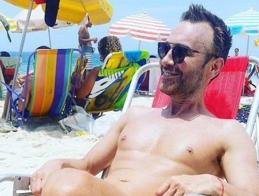 Jordi Castell luce su trabajado cuerpo en Brasil