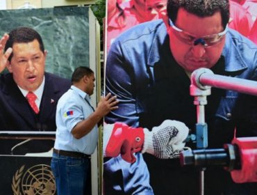 La polémica retirada de los retratos de Hugo Chávez de la Asamblea Nacional de Venezuela