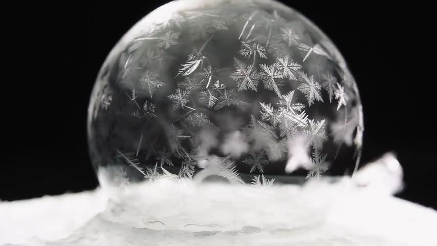 Increíble, Esto pasa cuando se congela una burbuja a -15 grados C°