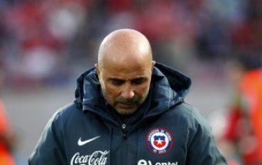 Incertidumbre total en la Selección Chilena, por ahora Sampaoli obligado se queda en la Roja