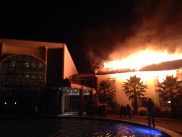 Voraz Incendio afectó dependencias de Resort Rosa Agustinas en Olmué