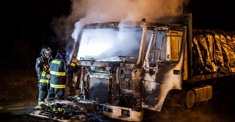 Arauco: Tres ataques incendiarios dejan 7 máquinas calcinadas