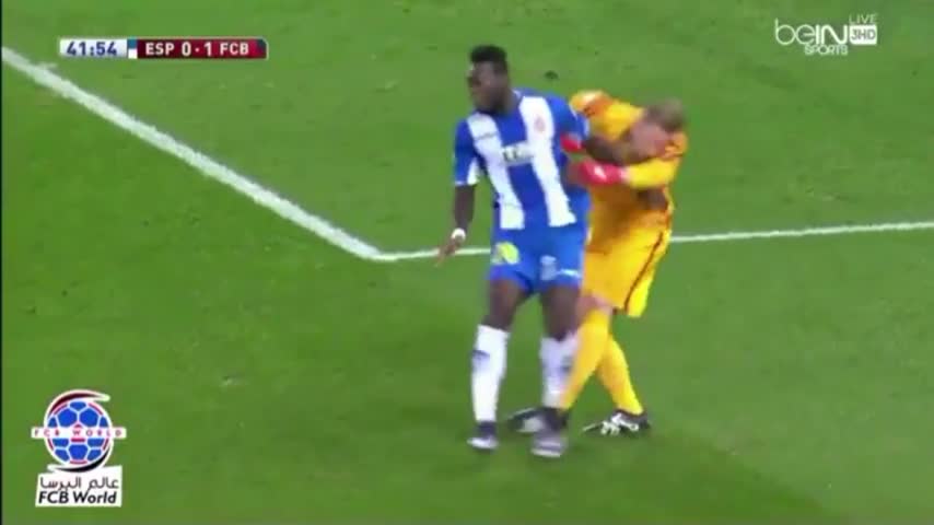 Así fue el golpe que se llevó Ter Stegen en el derbi catalán