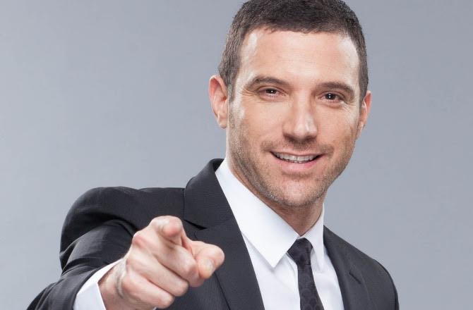 Julián Elfenbein “chochea” con sus retoños en la web