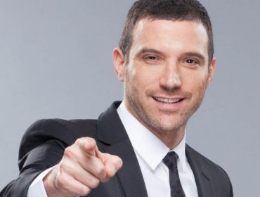 Julián Elfenbein “chochea” con sus retoños en la web