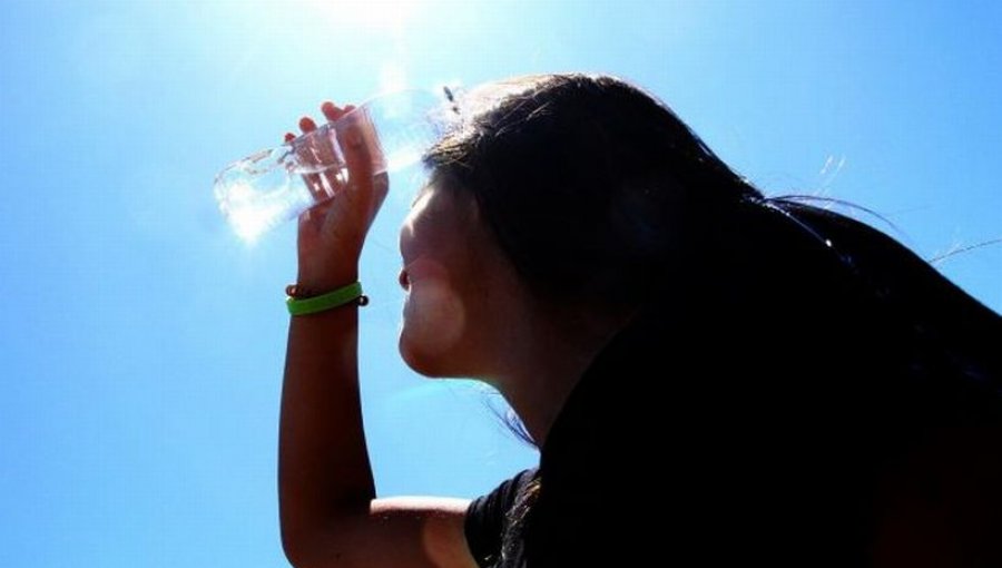 Seremi de Salud llama a tomar medidas por ola de calor esperada para este fin de semana en la zona central