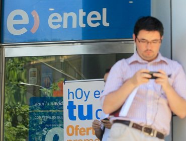 Entel negó baño a anciano y este se orinó en sus pantalones