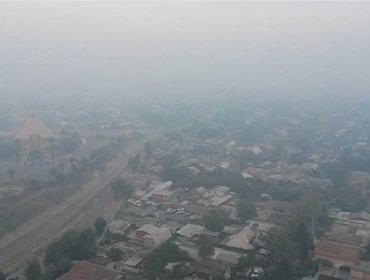 La nueva táctica de Bomberos para combatir el incendio: Con espuma y tierra