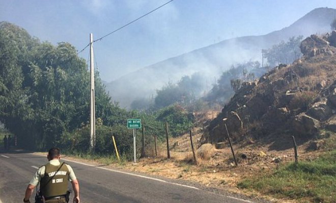 Se declara Alerta Roja para la comuna de La Calera por incendio forestal