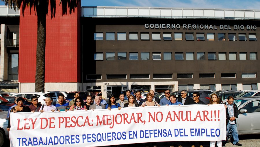 Alcaldes y Core Bío Bío apoyan a trabajadores de la industria ante intentos de anular la Ley de Pesca