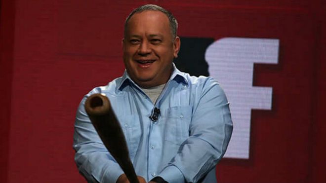 Venezuela: Diosdado Cabello dice que vejaciones en la cárcel denunciadas por Lilian Tintori son un "show planificado"
