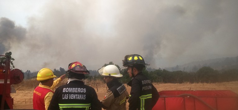 Se levanta Alerta Amarilla y se declara Alerta Roja para las comunas de Quintero y Puchuncaví por incendio forestal