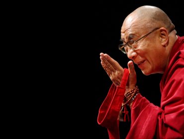 Hospitalizan al líder espiritual tibetano Dalai Lama en EE.UU.