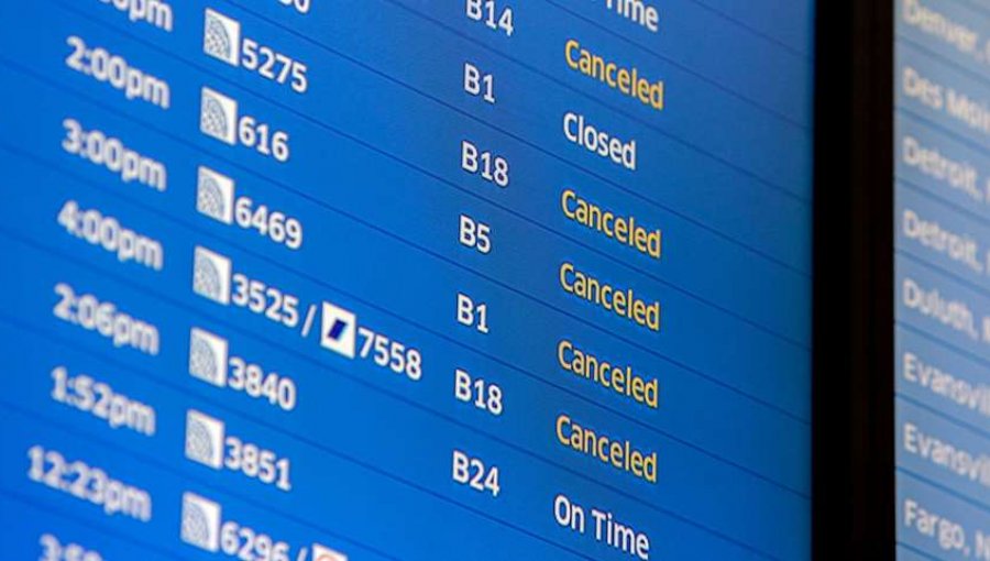 Aerolíneas en EEUU cancelan más de 5.500 vuelos por nieve