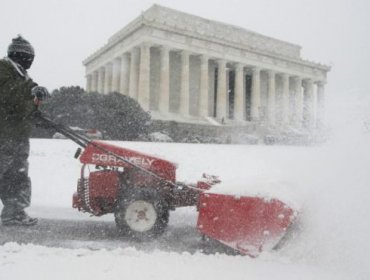 Las imágenes de la gigantesca tormenta de nieve que azota la costa este de EE.UU.