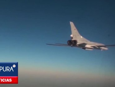 'Lluvia de bombas': Un bombardero ruso Tu-22 ataca posiciones del Estado Islámico en Siria