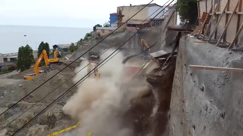 Este es el momento exacto de un derrumbe en el Cerro Barón de Valparaíso