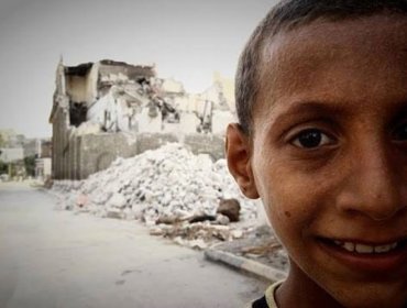 Le dan una cámara a un niño yemení y el resultado le romperá el corazón