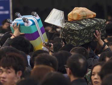 Cola infernal: 100.000 chinos colapsan una estación de tren