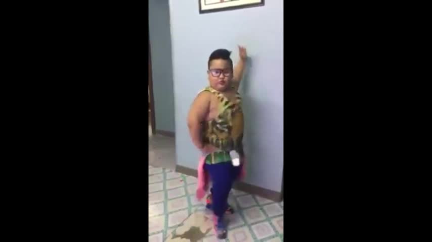 Niño filipino sorprende bailando a ritmo de Justin Bieber "Sorry"