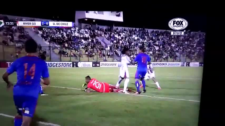 El error de Johnny Herrera en el segundo gol de River Plate